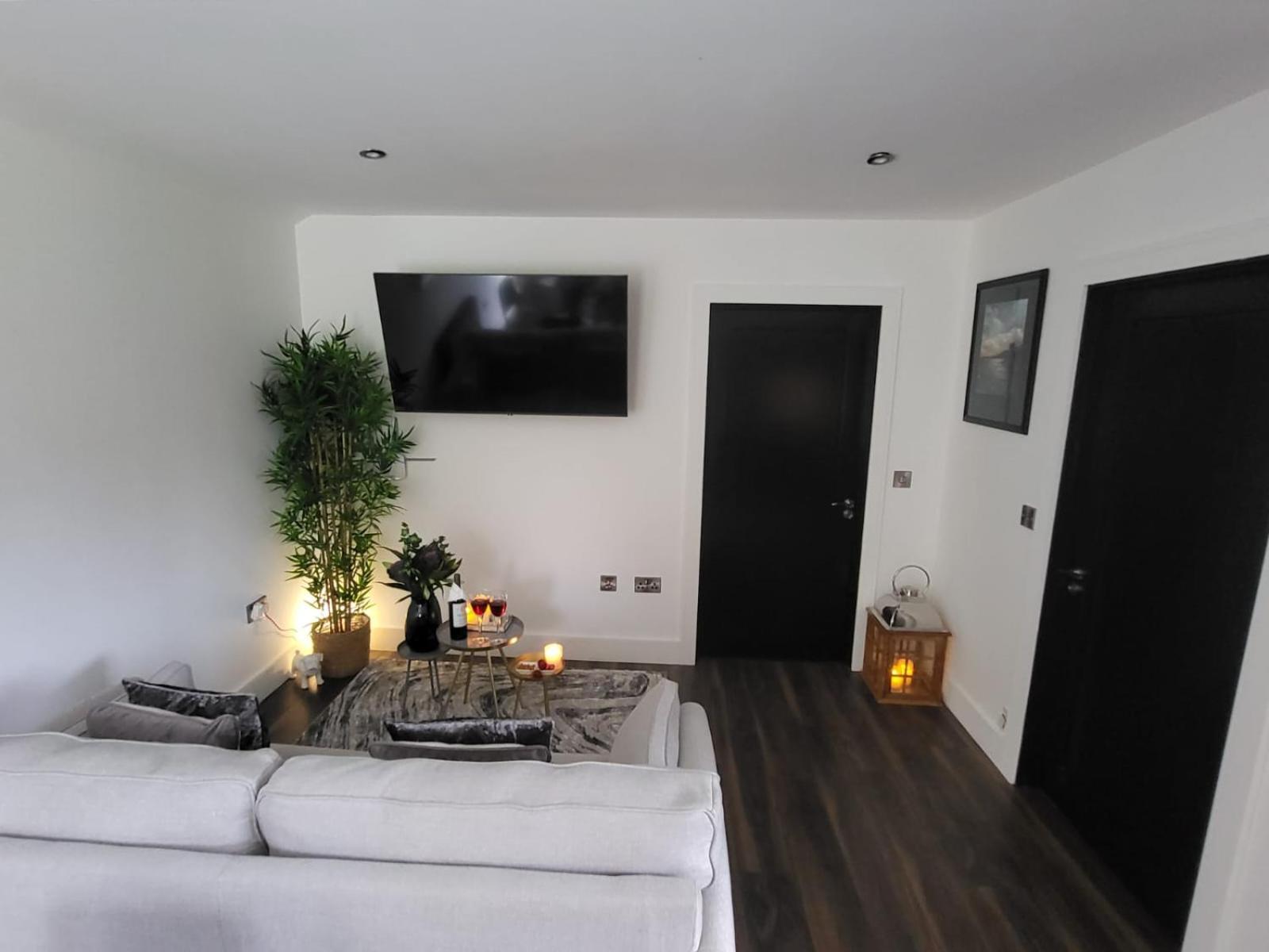 Maunie's Apartment